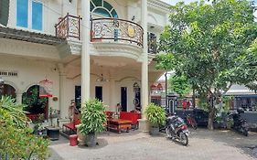 Icha Homestay near Terminal Purabaya Madiun